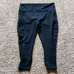 Fabletics Mila Black Capris XL